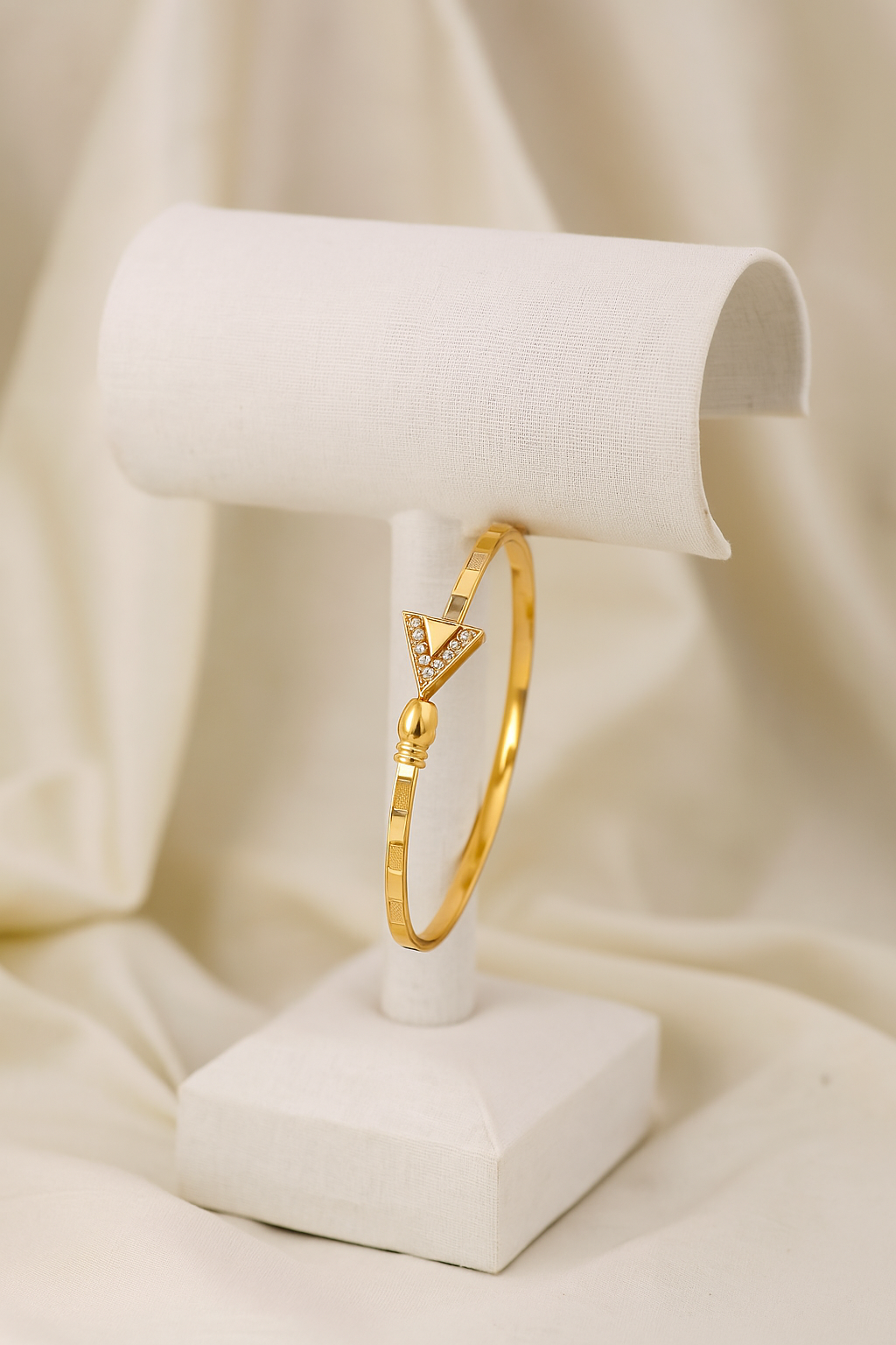 Gold-toned artificial bangles